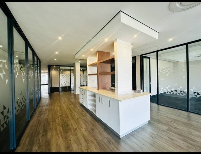 1,679M² OFFICE TO LET IN SOMERSET PARK